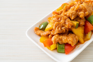 Stir fried sweet and sour sauce with pork