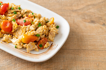 stir-fried tomatoes with egg on plate