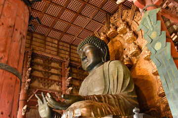 古都奈良東大寺　国宝盧舎那仏