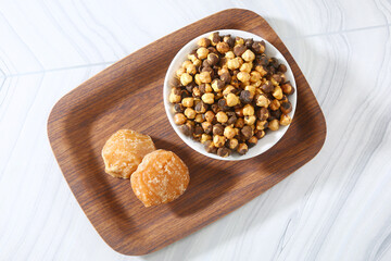 Roasted Chana or Bhuna Chana with Gur, Gud or jaggery