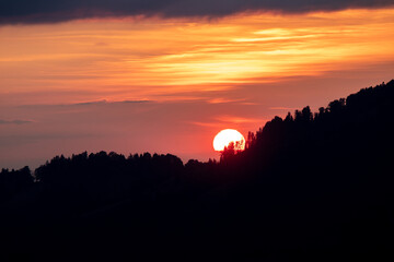 Obraz premium sunset in the mountains
