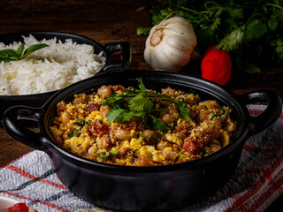 FEIJAO TROPEIRO COM FARINHA DE MILHO