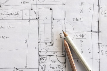 Bauplan als Skizze mit Bleistift für eine Wohnung