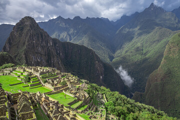Ruínas da cidade inca de Machu Picchu, Peru - obrazy, fototapety, plakaty