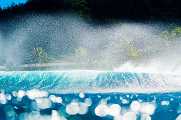 Fototapeten Vague dans un décor paradisiaque à Hawaï. © Arthur
