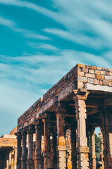 Obraz premium Ruins of A Jain Temple at Qutub Minar complex, New Delhi