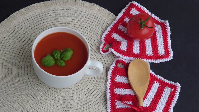 Imágenes de Tomatencremesuppe: descubre bancos de fotos, ilustraciones ...