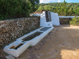 Pozo en Cami de Cavalls Menorca