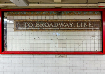 To Broadway line subway sign in Manhattan, New York City, USA
