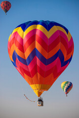 Fototapeta premium Colorful hot air balloons at sunset
