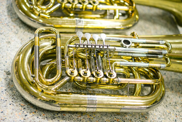 French Horn , trumpet bass instrument - 677017979