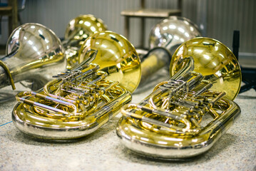 French Horn , trumpet bass instrument - 677017981