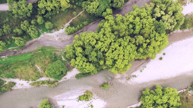 Arrowtown river at Arrowtown in New Zealand &ndash; aerial lift to lake Hayes as 4k.
