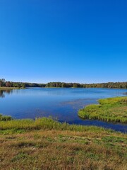 Fototapeta na wymiar view of the lake