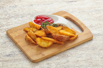 Fried rustic potato with tomato ketcup