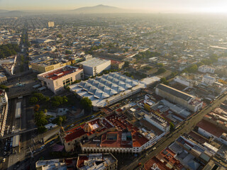 FOTO AEREA DEL MERCADO DE SAN JUAN DE DIOS EN GUADALAJARA POR LA MAÑANA