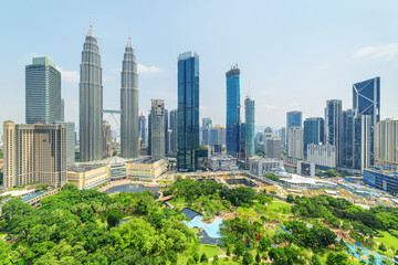 The KLCC Park and the Petronas Twin Towers, Kuala Lumpur - obrazy, fototapety, plakaty