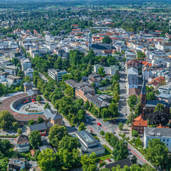 Rosenheim in Oberbayern von oben, Blick zum Rathaus und zum Veranstaltungszentrum Lokschuppen