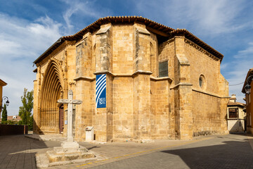 Aranda de Duero, Spain - October 12, 2023: buildings of the historic center of the city of Aranda de Duero in the province of Burgos, Spain - obrazy, fototapety, plakaty
