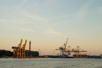 Fototapeta na wymiar Widok na wejście do portu w Świnoujściu