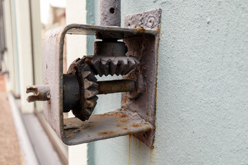 .A metal product with two cone-shaped wheels meshed together