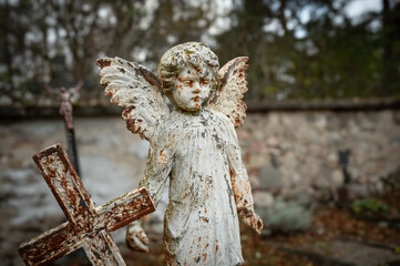 Engel mit den rostigen Flügeln