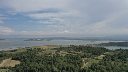 Fototapeta na wymiar survol du parc naturel régional de la Narbonnaise 