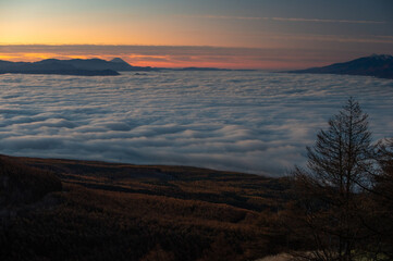 佐久平の夜明けと雲海