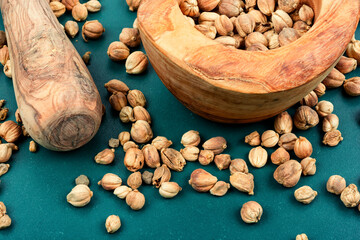 White cardamon, spice.