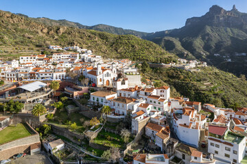 Fototapeta na wymiar Tejeda village with Roque Nublo peak at background in Gran Canaria, Spain
