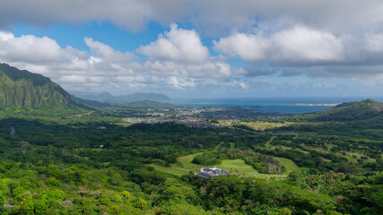 Scenic view from the Nuʻuanu Pali Lookout over Koʻolau mountain cliffs and the Windward Coast of the Island of Oahu, Hawaii