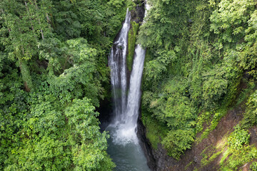 Obraz premium Birds eye view of Aling Aling waterfall. Bali, Indonesia.