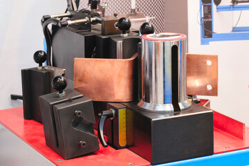 Industrial press machine for bending metal details