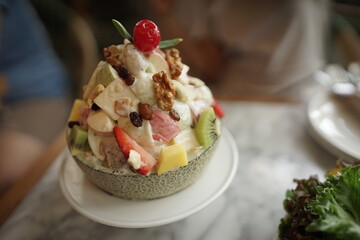 cream with fruits