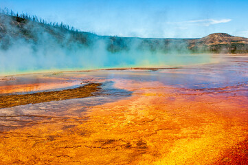 Grand Prismatic Spring (Midway Geyser Basin) in Yellowstone National Park
