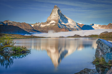 Matterhorn Spiegelung Stellisee am Morgen