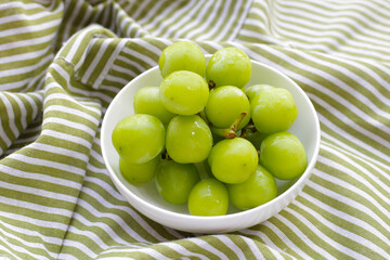 Shine muscat grape in white bowl