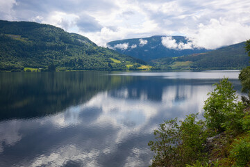 Fototapeta premium Landscape at lake Granvinsvatnet in Norway.