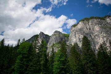 Obraz premium High cliffs under a blue sky