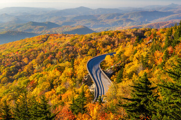 Blue ridge parkway scenic autumn drive - obrazy, fototapety, plakaty