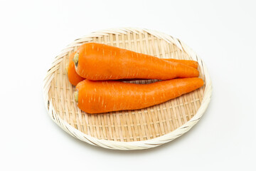 白背景にニンジン