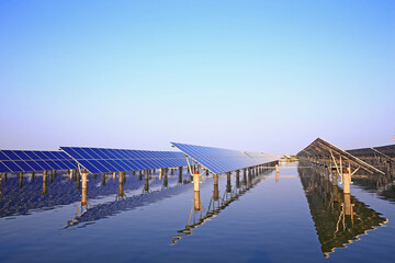 Solar photovoltaic panels and solar photovoltaic power generation systems