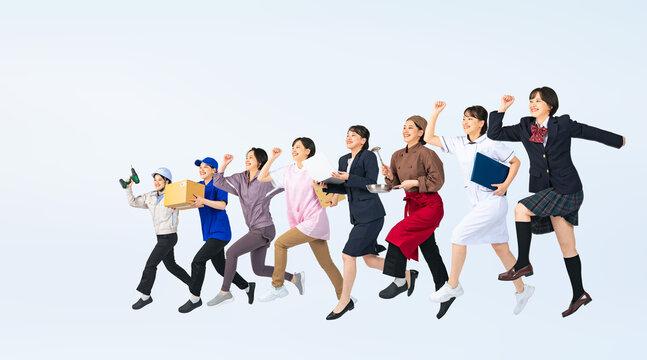 ジャンプする様々な職業に扮装した同一人物の合成写真　転職　進路　専門学校　切り抜き全身写真（切り抜き背景透過PNGも販売しております。作成者リンクから「PNG」で検索してください）