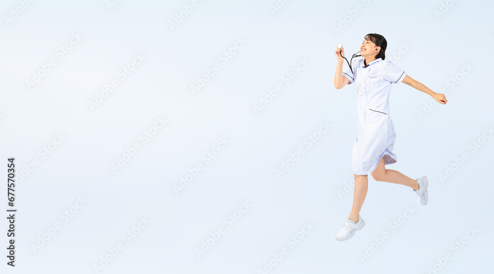 Poster ジャンプする白衣を着た女性　看護師　医師　切り抜き全身写真（切り抜き背景透過pngも販売しております。作成者リンクから「png」で検索してください）