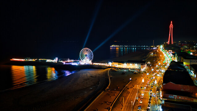 Fototapeta Scenic aerial photo of the city Blackpool at night