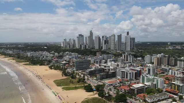 BELA PRAIA COM MUITO AZUL NO MAR DE JO&Atilde;O PESSOA PARAIBA, CABO BRANCO, IMTERMARES E BESSA