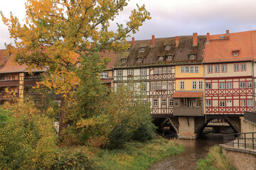 Erfurter Wahrzeichen; Mittelalterliche Krämerbrücke über der Gera