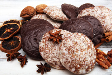 Typical German Gingerbreads such as Lebkuchen and Aachener Printen on rustic - 677630538
