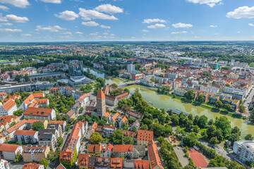 Fototapeta na wymiar Blick über die östliche Innenstadt der Universitätsstadt Ulm zur Donau und nach Neu-Ulm
