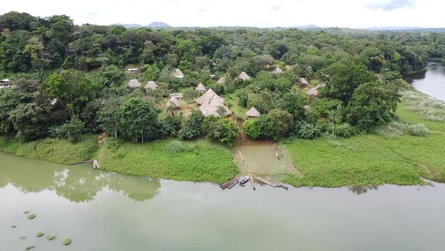 Comunidad de Ember&aacute; - Parar&aacute; Puru